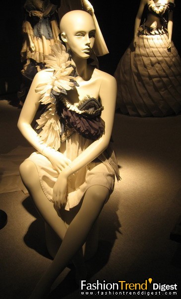 ������β�����϶�չ��