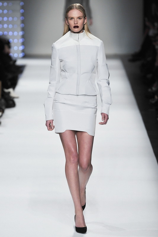 Hussein Chalayan 09�ﶬ����ͼƬ