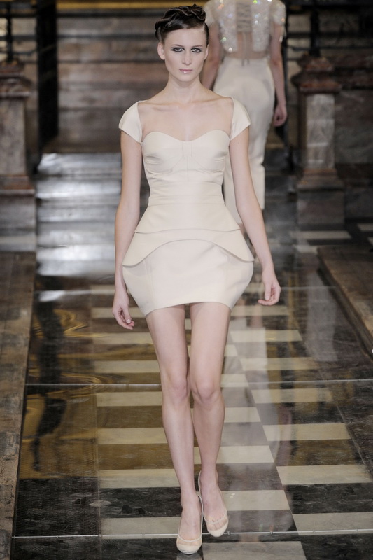 Antonio Berardi 10���ĸ���ͼƬ