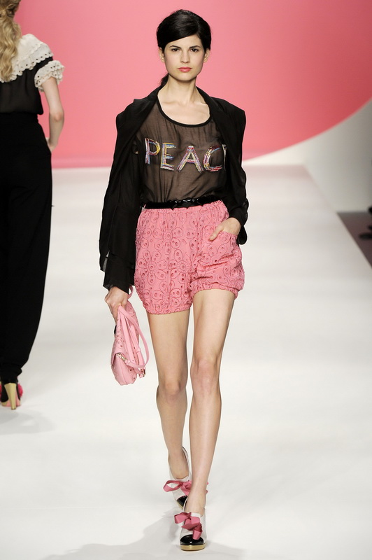 Moschino - Cheap & Chic 10���ĸ���ͼƬ