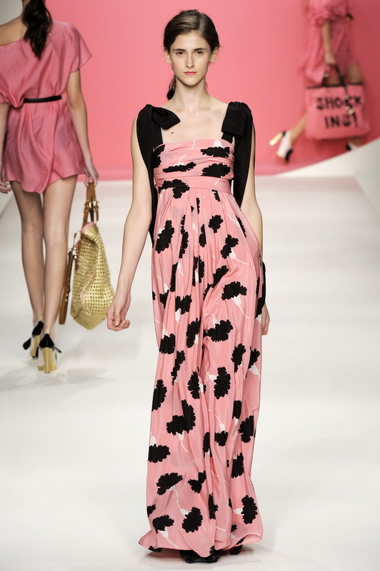 Moschino - Cheap & Chic 10���ĸ���ͼƬ