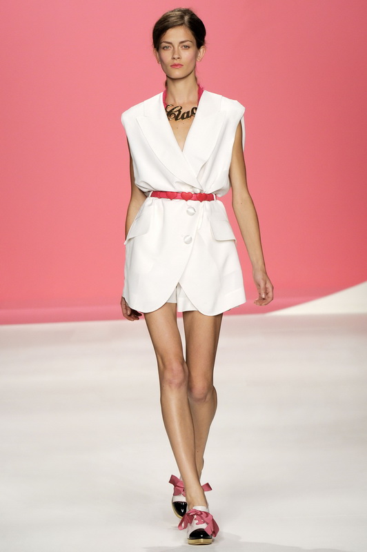 Moschino - Cheap & Chic 10���ĸ���ͼƬ