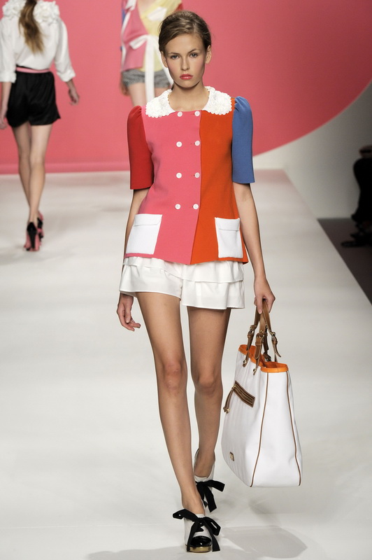 Moschino - Cheap & Chic 10���ĸ���ͼƬ