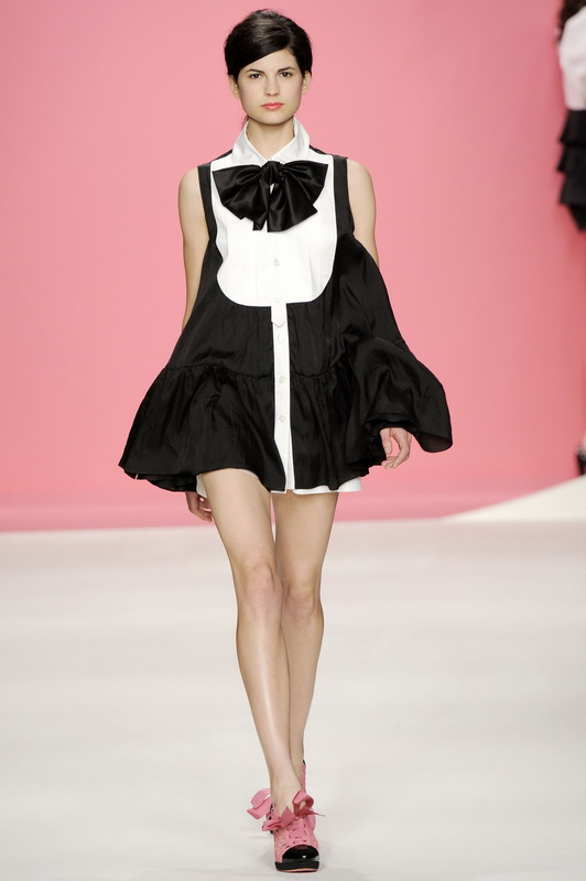 Moschino - Cheap & Chic 10���ĸ���ͼƬ