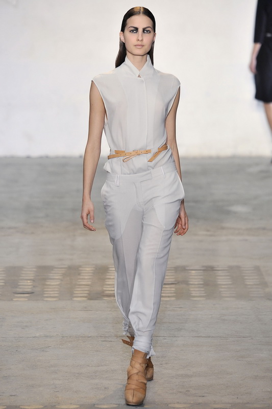 Kris Van Assche 10���ĸ���ͼƬ
