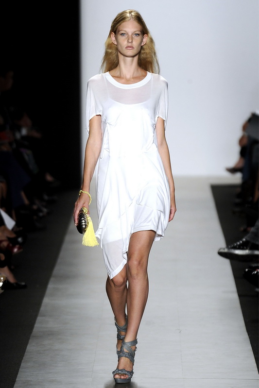 Bcbg MaxAzria 10���ĸ���ͼƬ