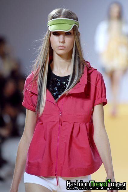 Moschino - Cheap & Chic 08���ĸ���ͼƬ