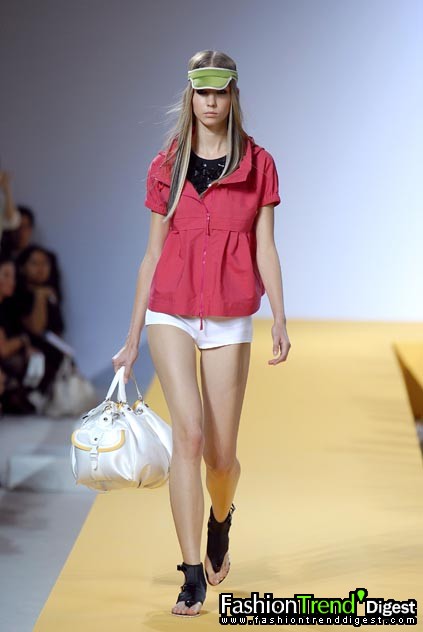 Moschino - Cheap & Chic 08���ĸ���ͼƬ