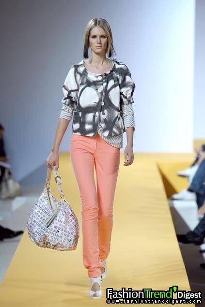 Moschino - Cheap & Chic 08���ĸ���ͼƬ