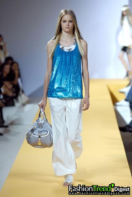 Moschino - Cheap & Chic 08���ĸ���ͼƬ