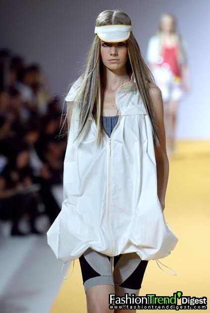 Moschino - Cheap & Chic 08���ĸ���ͼƬ