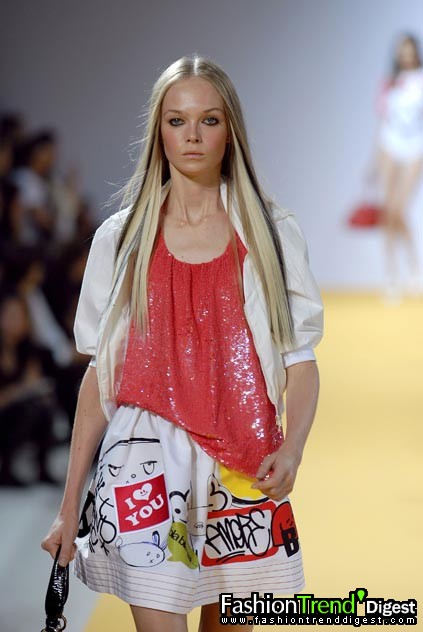 Moschino - Cheap & Chic 08���ĸ���ͼƬ