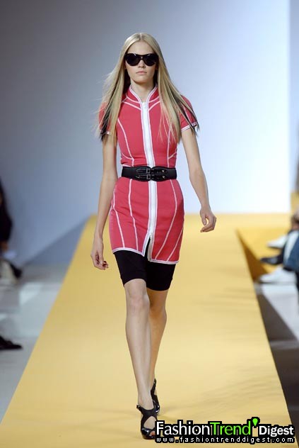 Moschino - Cheap & Chic 08���ĸ���ͼƬ