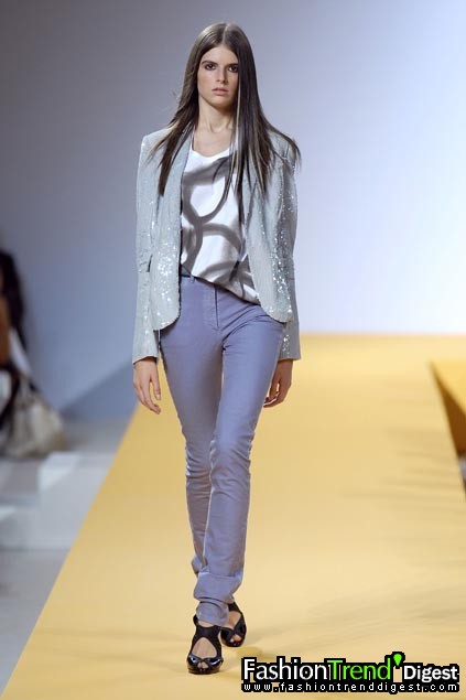 Moschino - Cheap & Chic 08���ĸ���ͼƬ