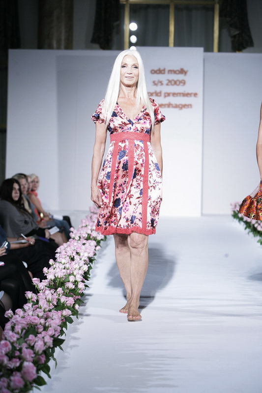 ���� Odd Molly 09���ĸ���ͼƬ