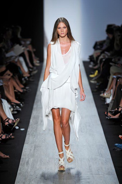 Bcbg MaxAzria 09���ĸ���ͼƬ