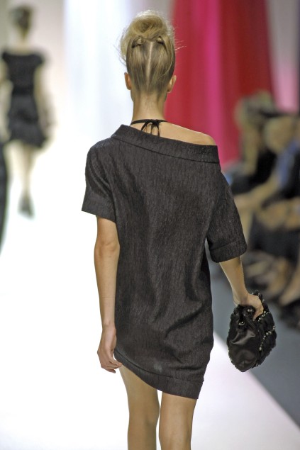 Moschino 09���ĸ���ͼƬ