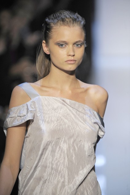 Costume National 09���ĸ���ͼƬ