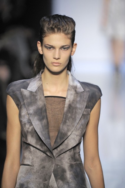 Costume National 09���ĸ���ͼƬ