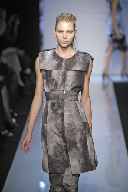 Costume National 09���ĸ���ͼƬ