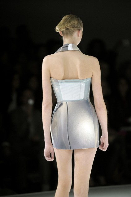 Hussein Chalayan 09���ĸ���ͼƬ
