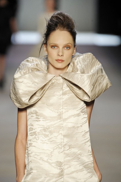 Giambatista Valli 09���ĸ���ͼƬ