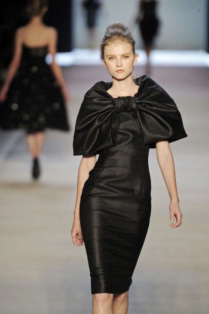 Giambatista Valli 09���ĸ���ͼƬ