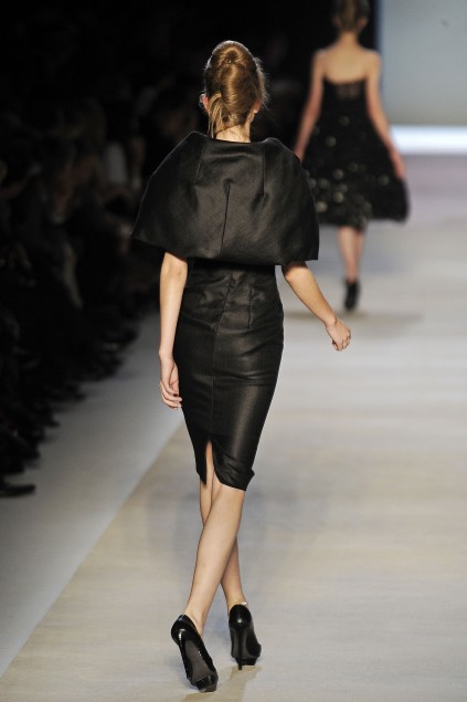 Giambatista Valli 09���ĸ���ͼƬ